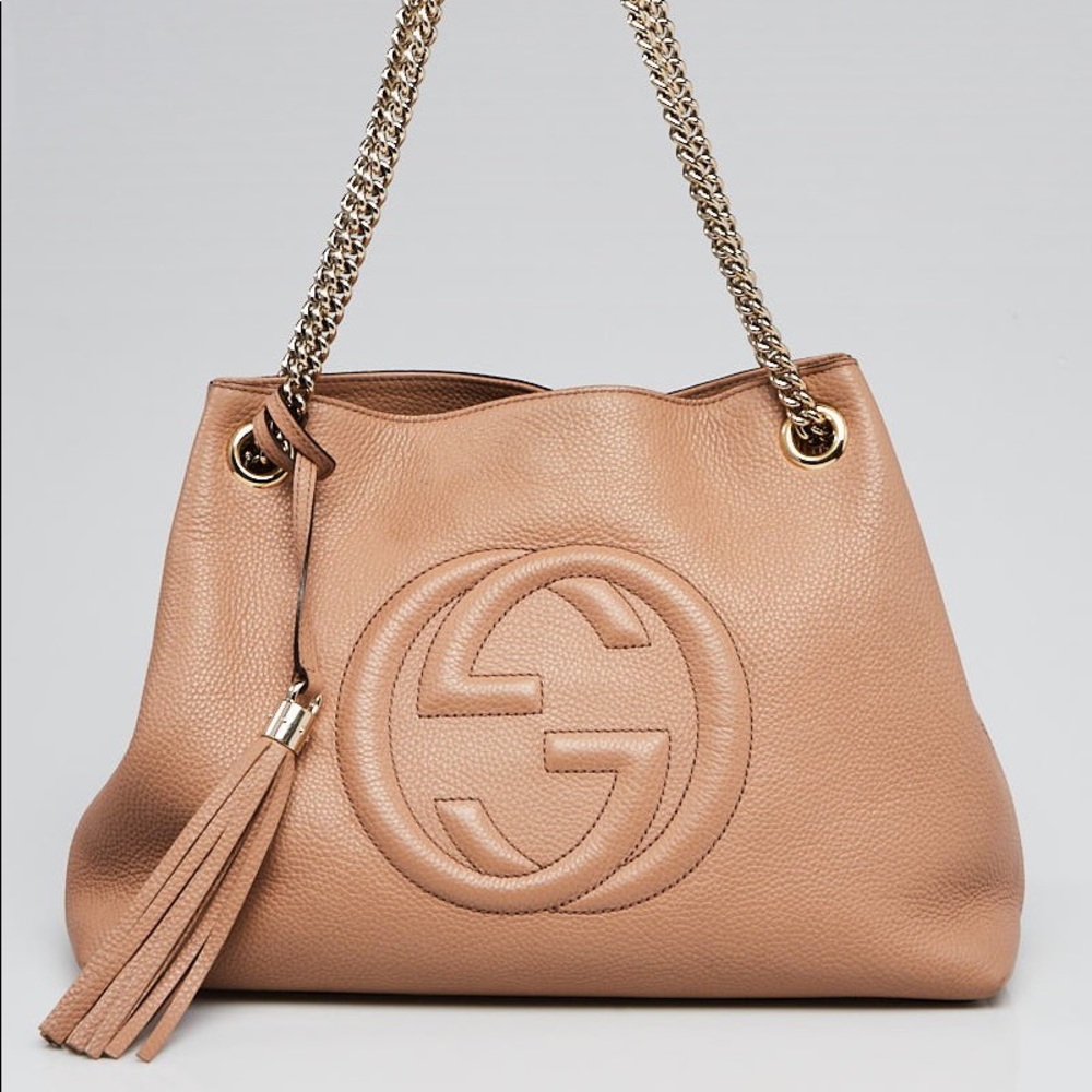 GUCCI
Beige Pebbled Leather Soho Chain Tote Bag new !